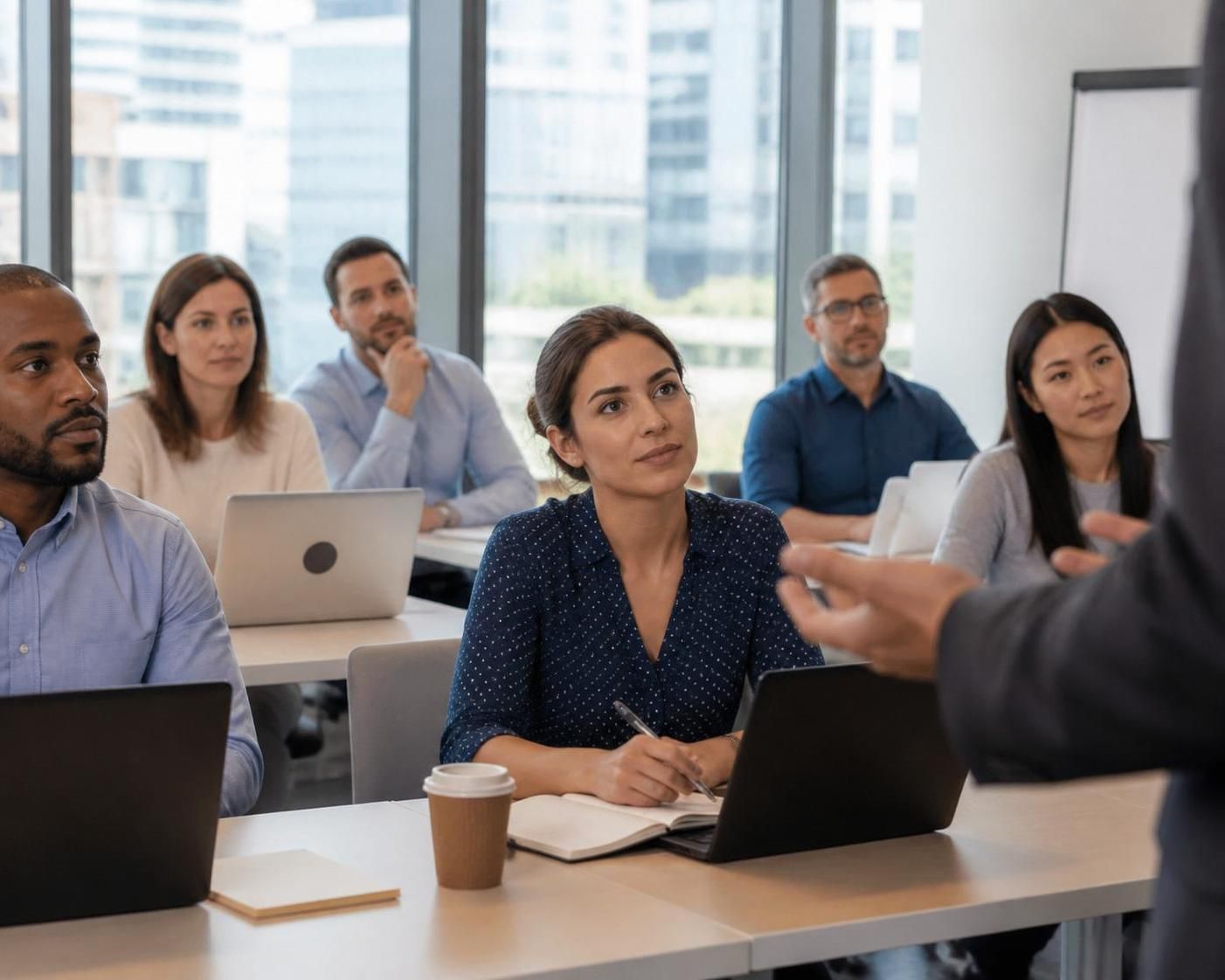 découvrez si vous pouvez vous absenter pour suivre une formation professionnelle sans perdre vos droits et comment concilier formation et obligations professionnelles en toute sécurité.